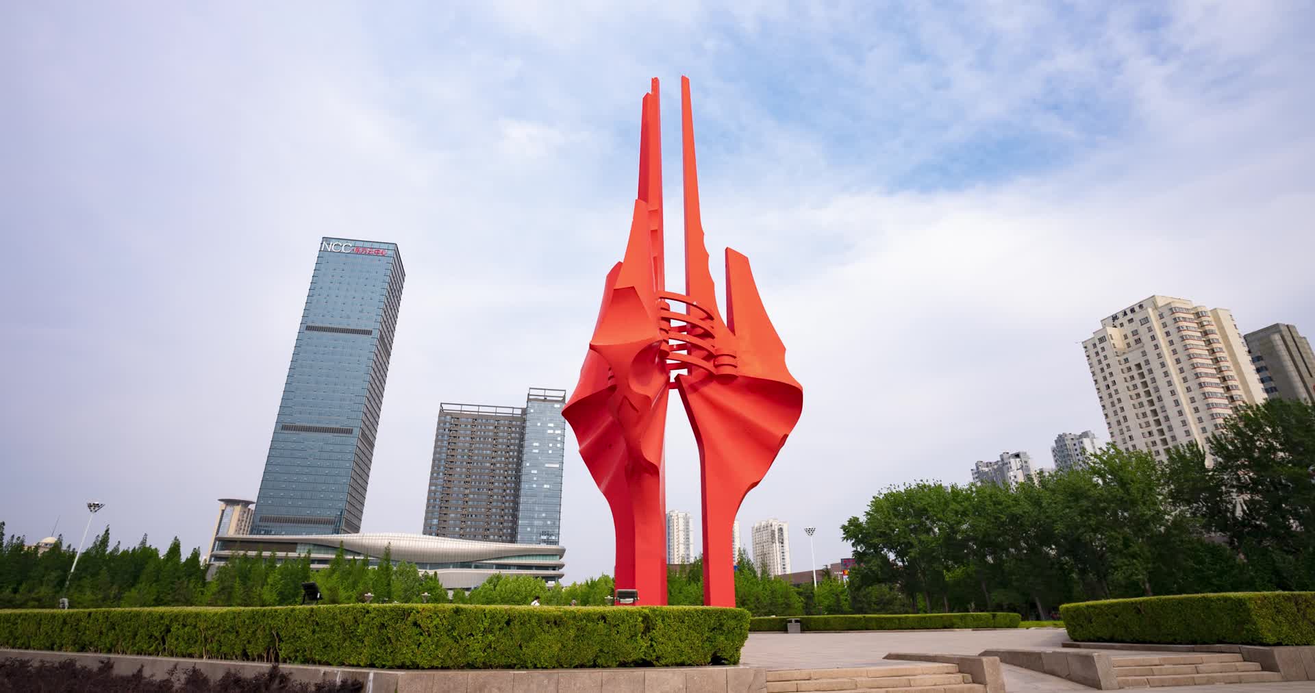 临沂山高水长雕塑人民广场延时视频的预览图