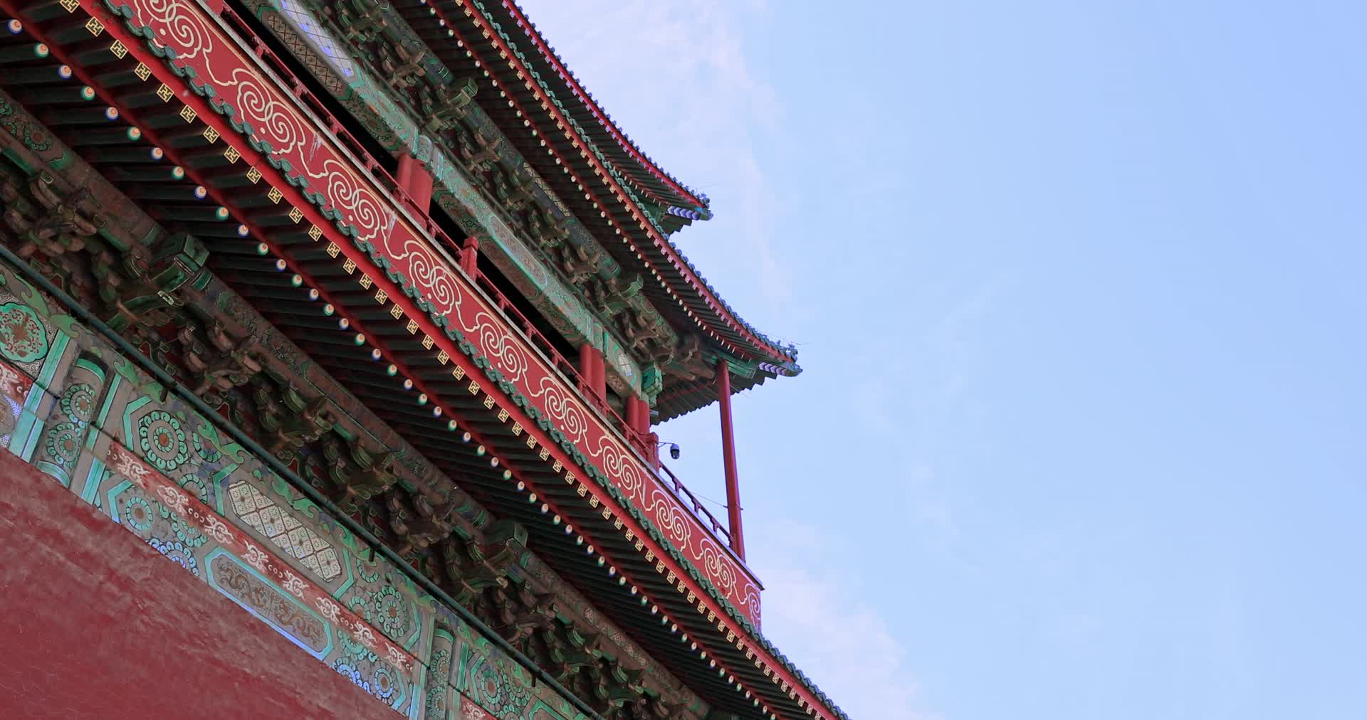 老北京古建筑的宫廷装饰元素视频的预览图