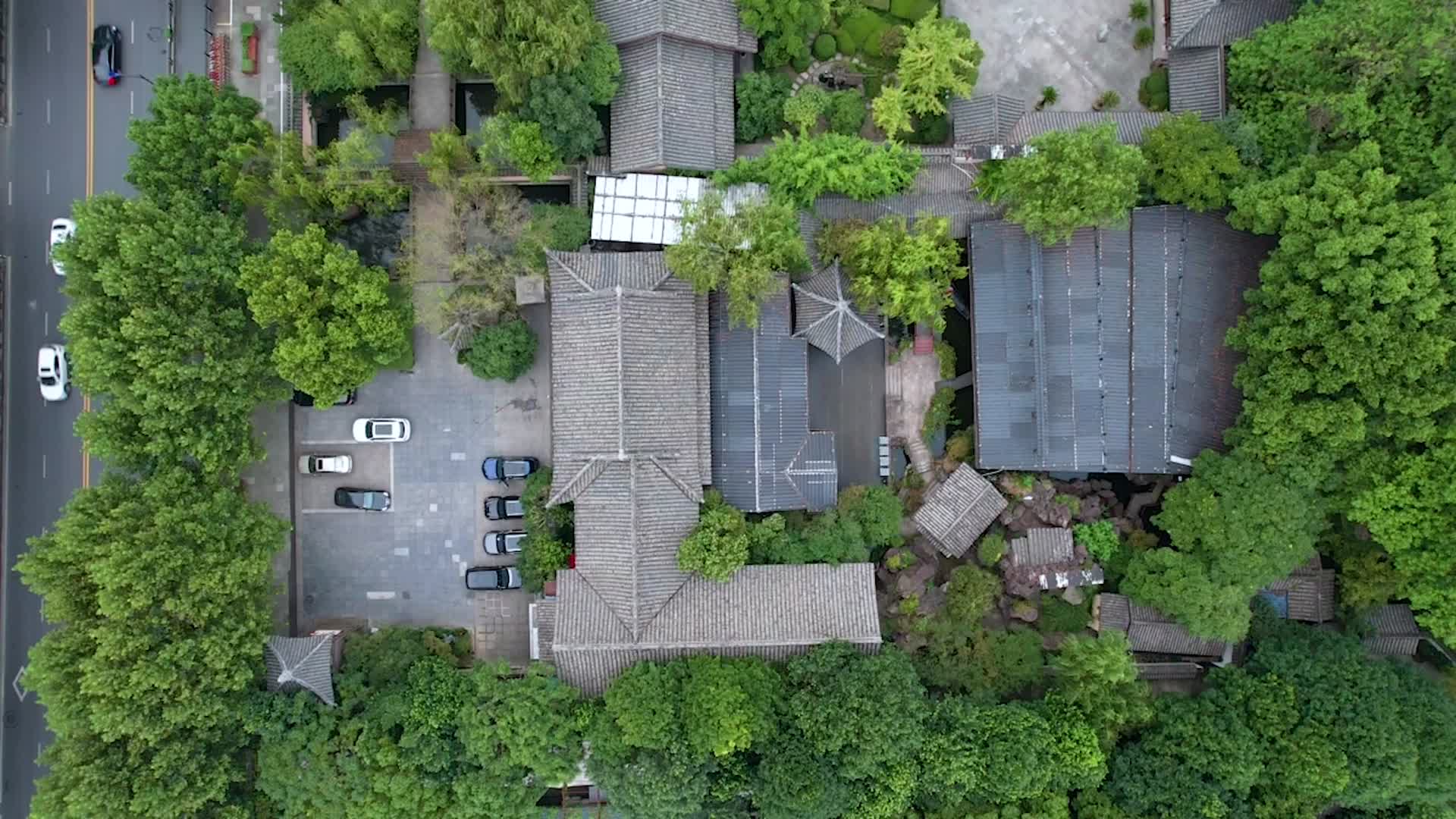 航拍浙江绍兴沈园中式园林建筑视频的预览图