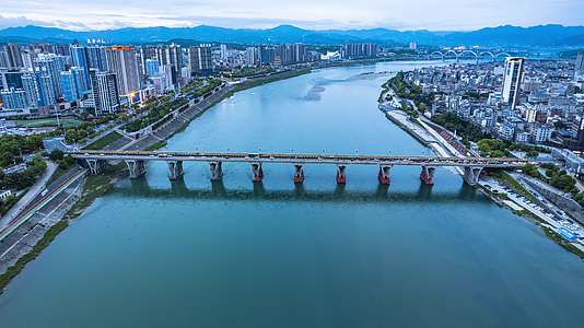 8K陕西安康汉江大桥城市沿岸风光航拍延时视频的预览图