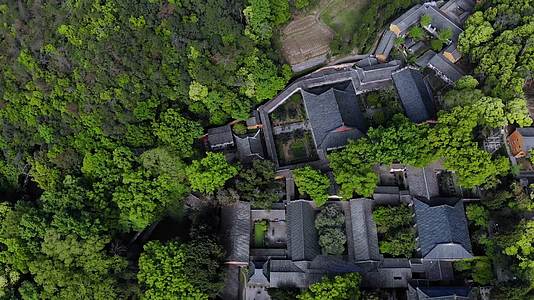 航拍天台山国清寺建筑视频视频的预览图
