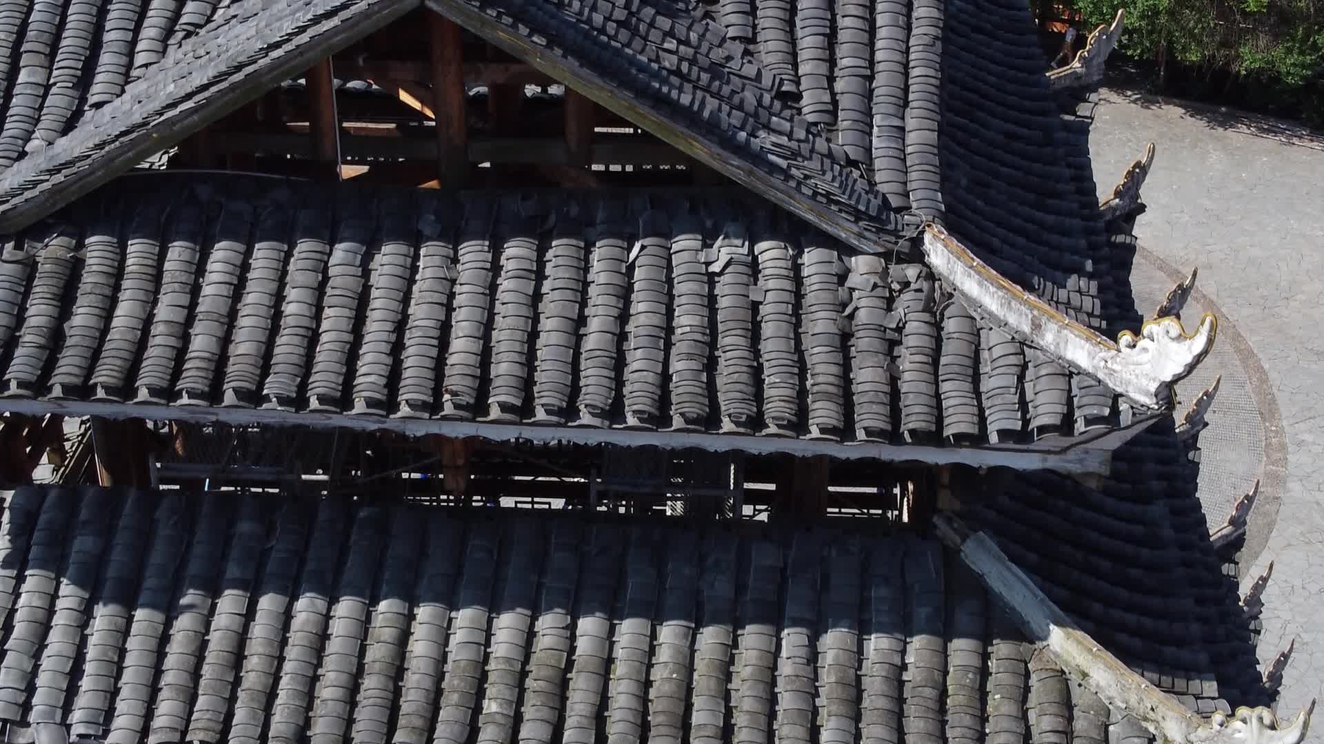 镇远苗族古建筑及竹笙舞航拍视频的预览图
