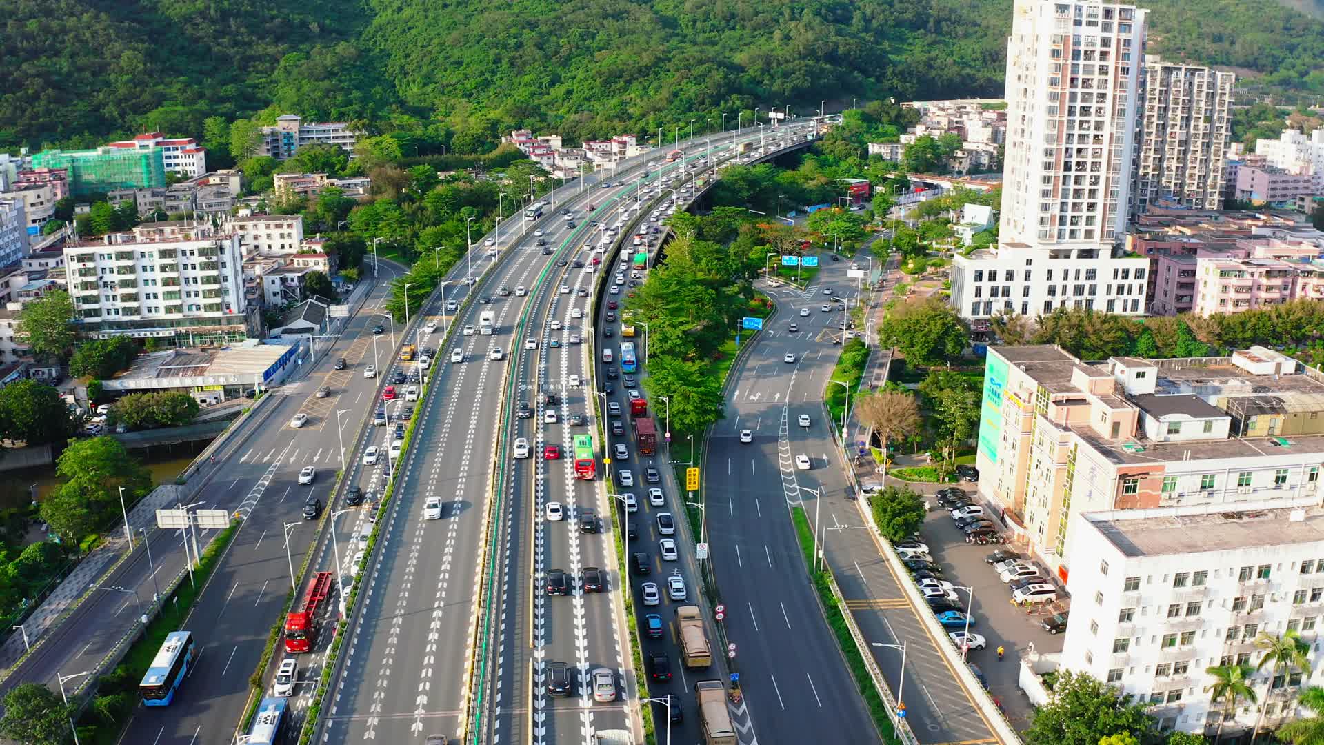 深圳惠深沿海高速盐田路段视频的预览图