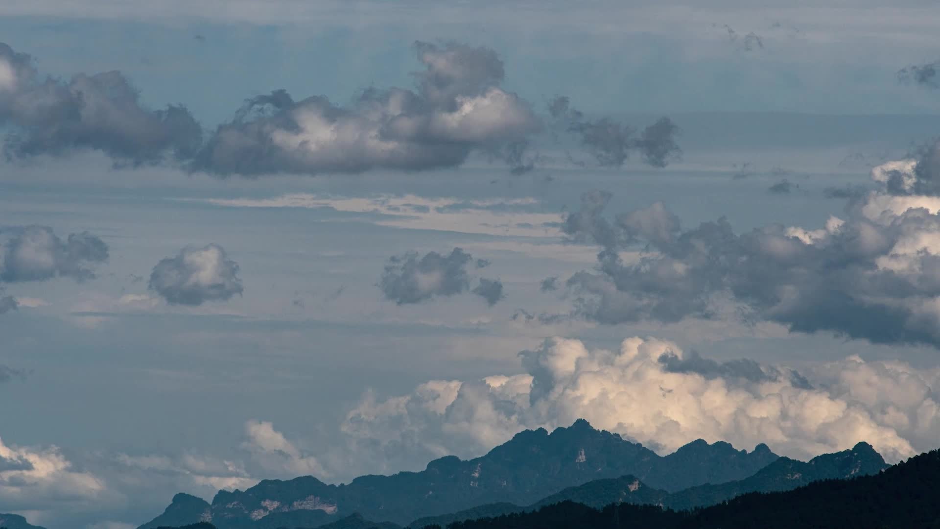 湖北赛武当风云延时摄影长焦视频的预览图