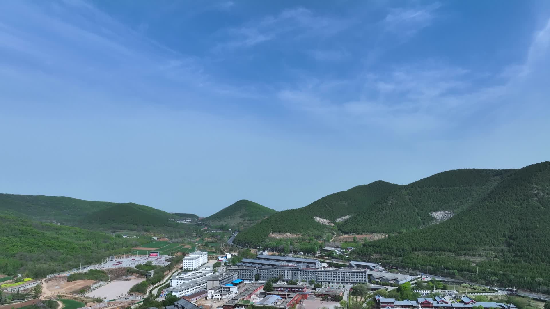 4K航拍河南郑州市登封少林寺视频的预览图
