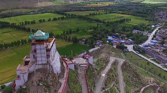 西藏寺院航拍视频视频的预览图