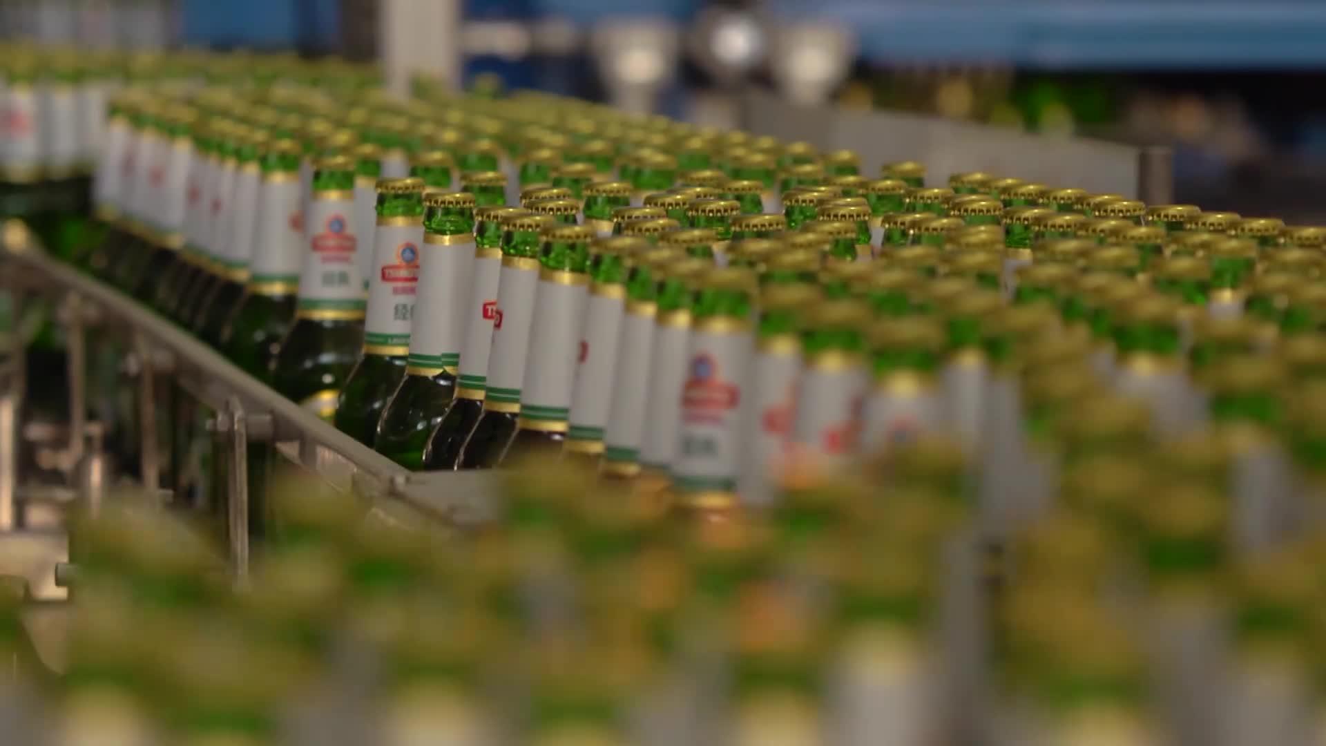 生产线流水线啤酒实拍视频的预览图