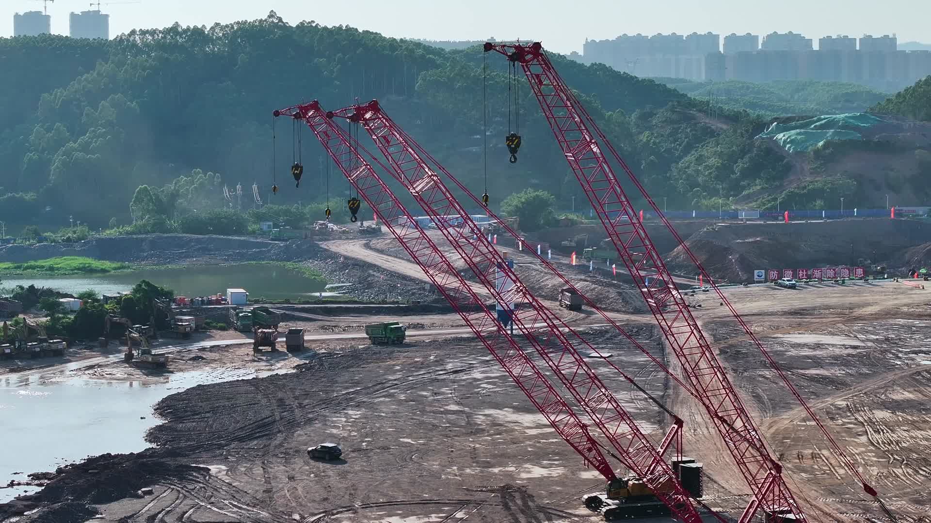 4K航拍广西钦州平陆运河工程视频的预览图