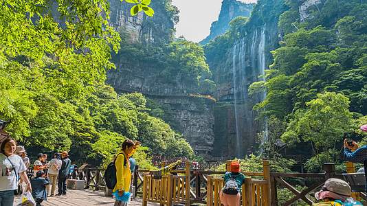 8K宜昌5A景区三峡大瀑布自然人流延时视频的预览图