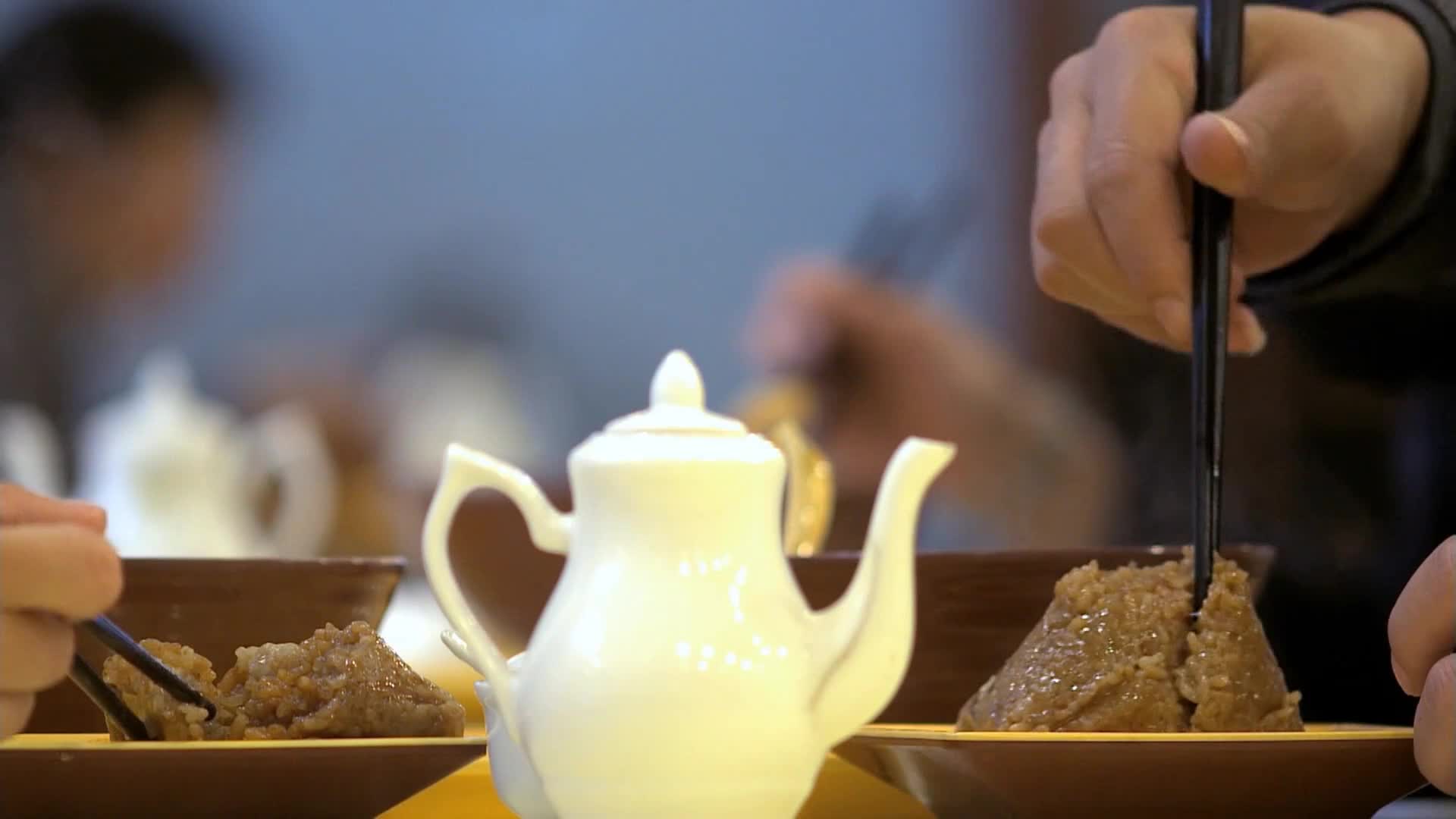 端午节包粽子粽子包粽子粽子制作美食制作粽子特写视频的预览图