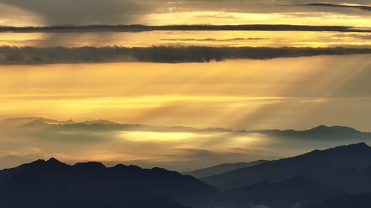 4K航拍四川雅安牛背山夕阳自然美景视频的预览图