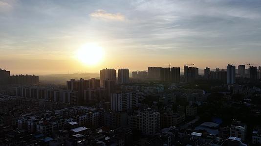 4K航拍广西合浦县日落风景视频的预览图