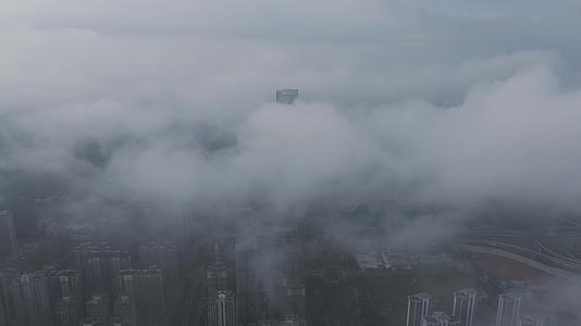 4K航拍广西南宁城市晨雾美景视频的预览图