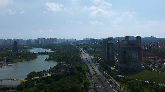 4K航拍广西南宁城市晨雾美景视频的预览图