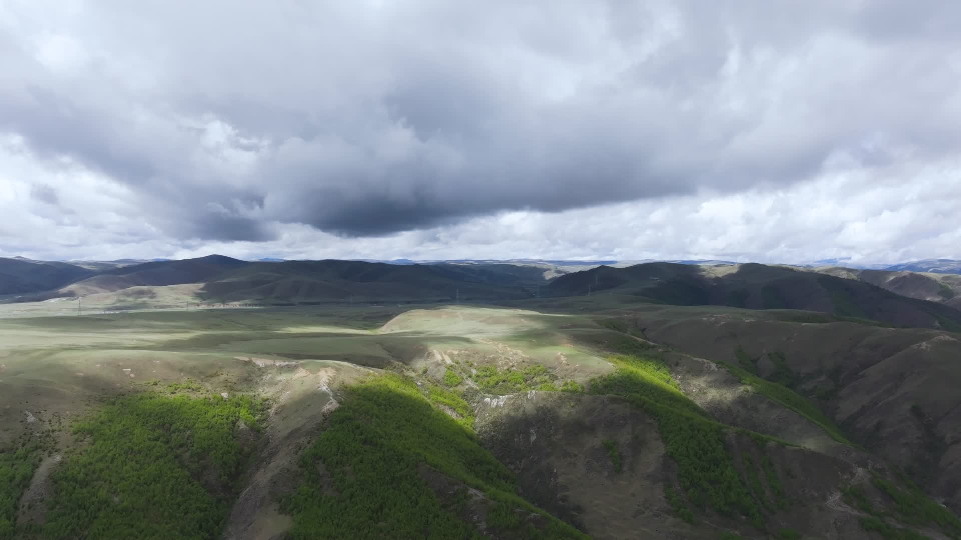 4K航拍四川甘孜康定市塔公草原风景视频的预览图