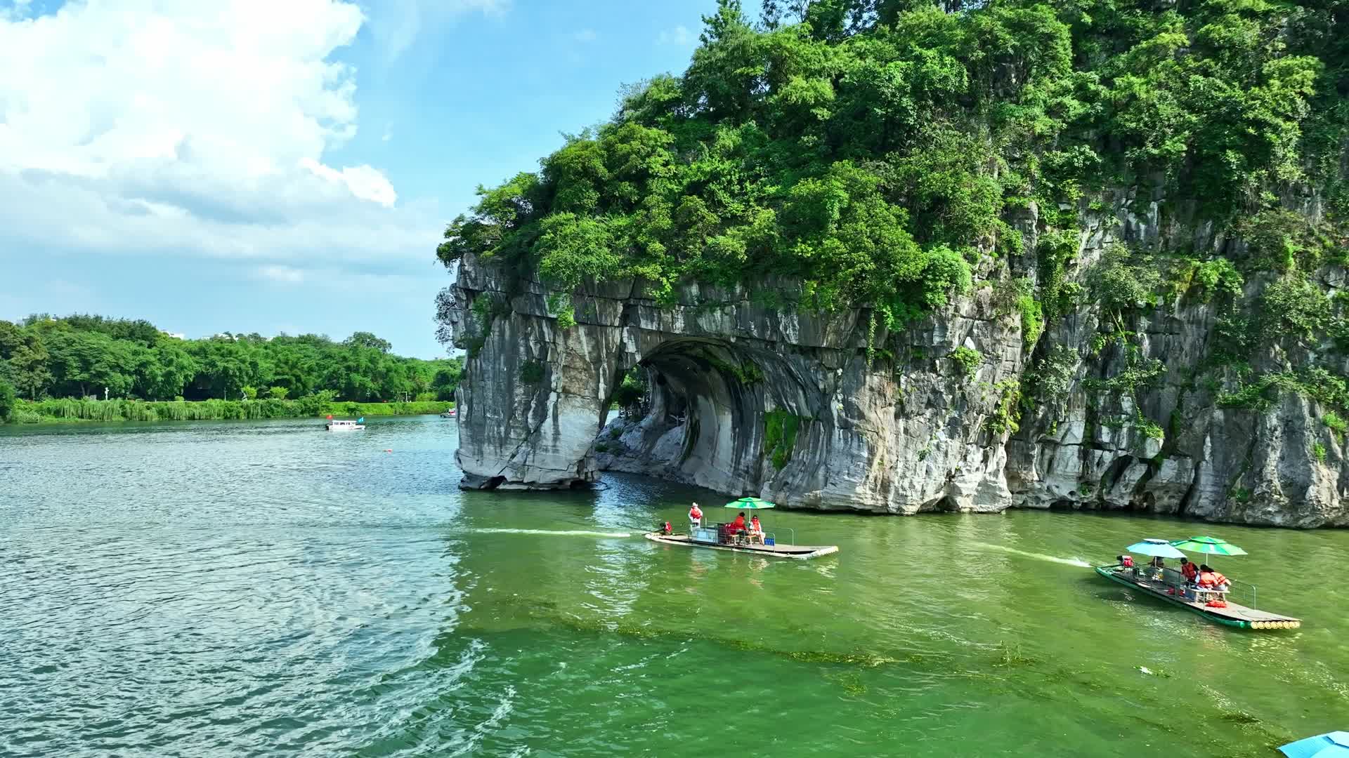 桂林象鼻山景区航拍延时视频的预览图