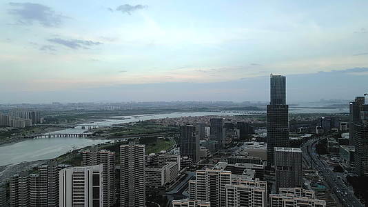 厦门环东海域新城智谷云谷天际线航拍视频的预览图