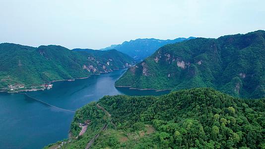 4K湖北宜昌清江画廊5A景区自然大自然地貌航拍视频视频的预览图