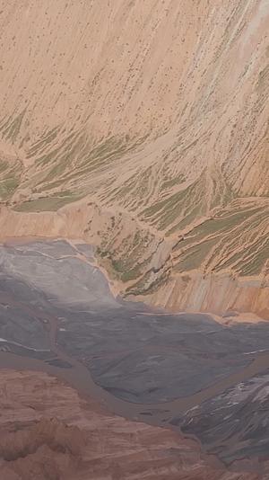高清竖屏航拍新疆安集海大峡谷视频的预览图