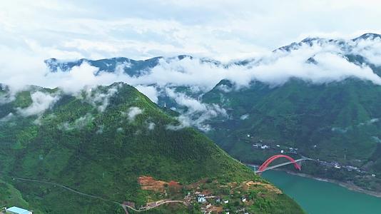 长江三峡巫峡云海视频的预览图