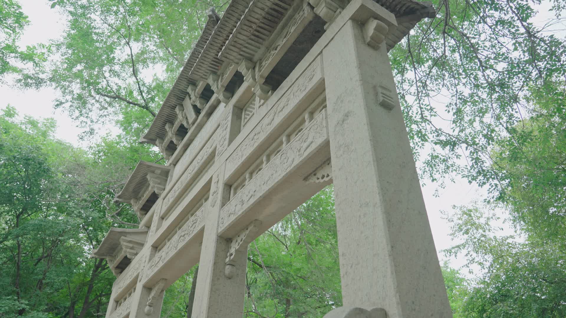 古建筑石雕门楼牌坊视频的预览图