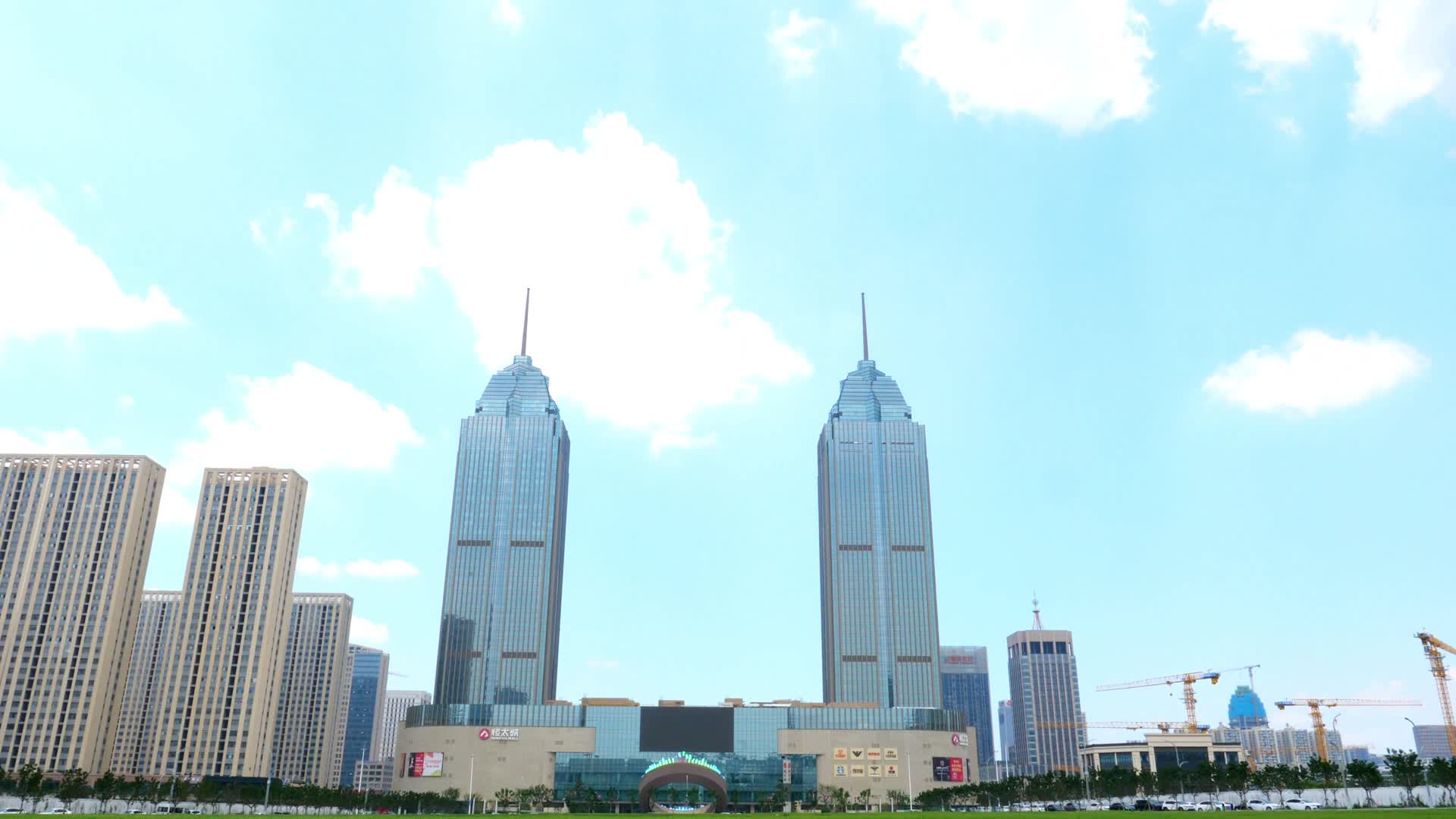 枣庄新城双子星大楼视频的预览图