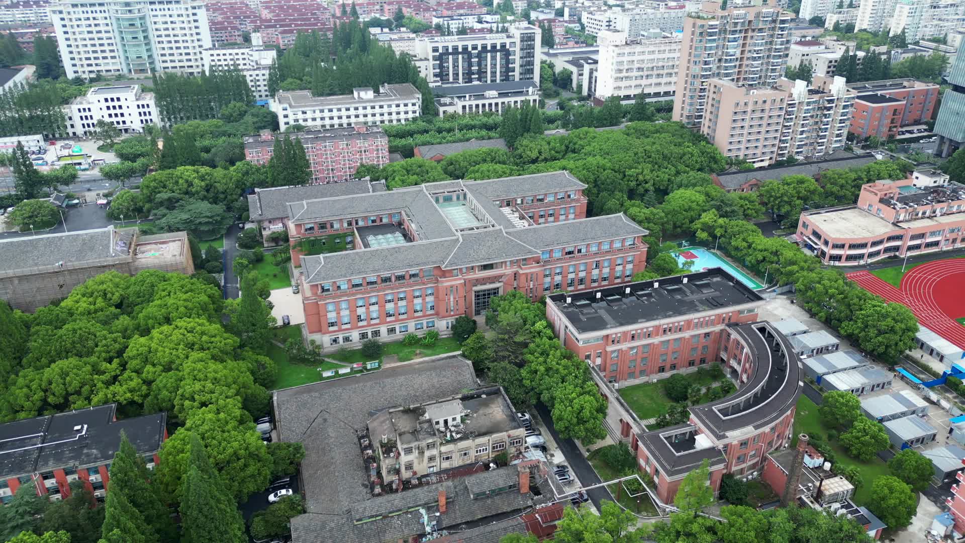 上海师范大学徐汇校区航拍4K60视频的预览图
