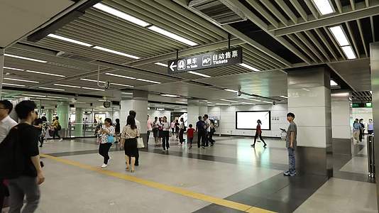深圳地铁站口1080p20230723dt视频的预览图