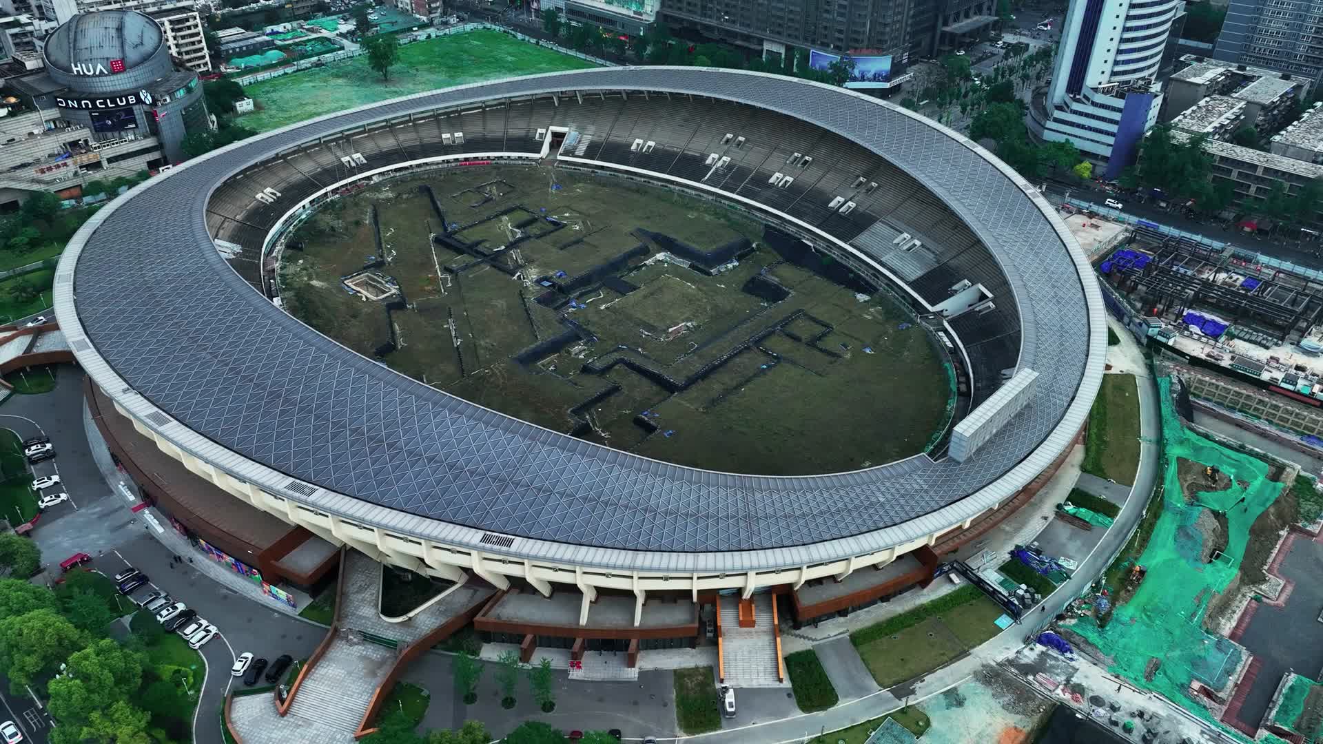 4K航拍四川成都体育中心建筑风光视频的预览图