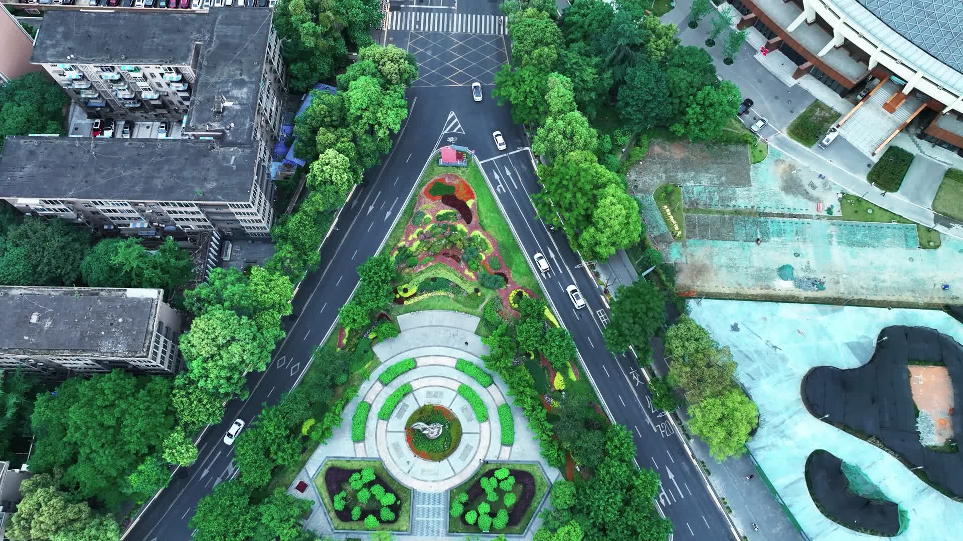 4K航拍四川成都市天府广场城市风光视频的预览图