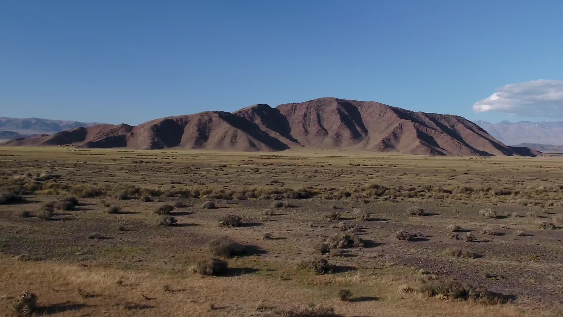 B新疆准噶尔盆地大漠戈壁山脉丘陵1视频的预览图