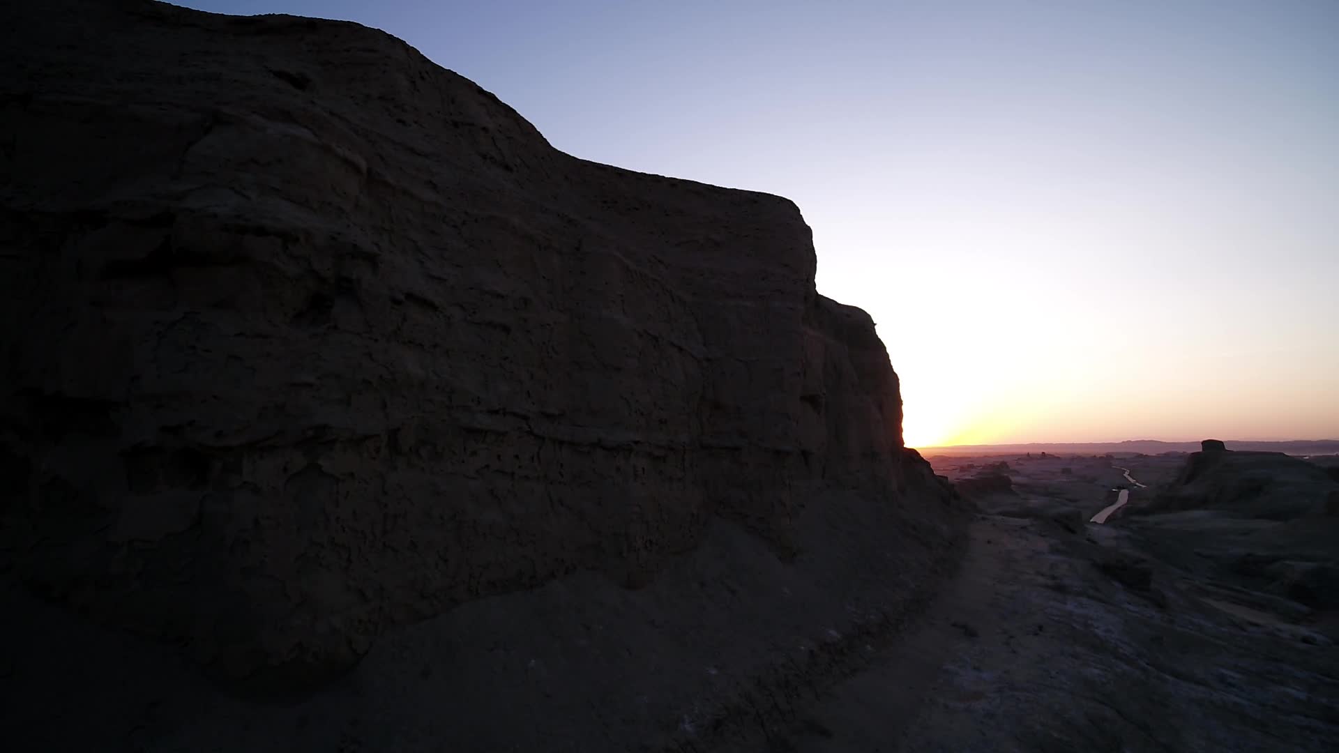 B新疆准噶尔盆地落日视频的预览图