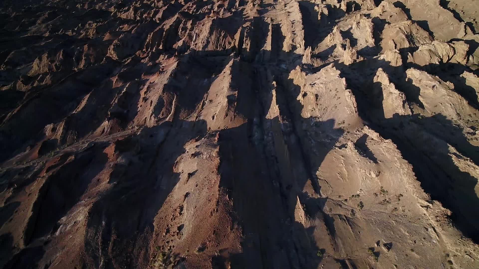 B新疆准噶尔盆地千沟万壑2视频的预览图