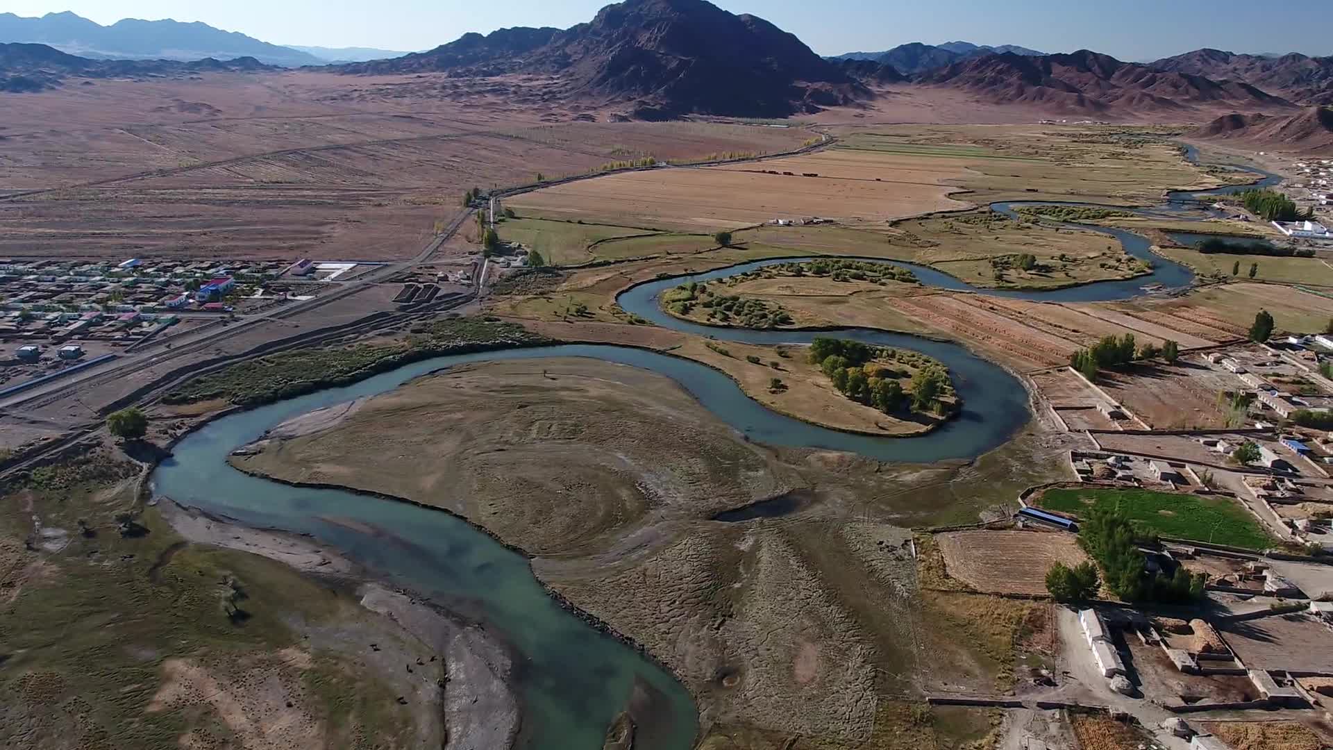 B新疆准噶尔盆地蜿蜒河流2视频的预览图