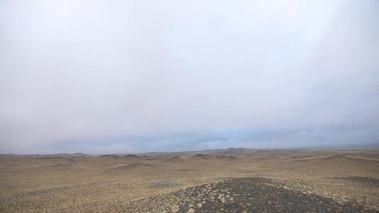 B新疆准噶尔卡山云朵飘动视频的预览图