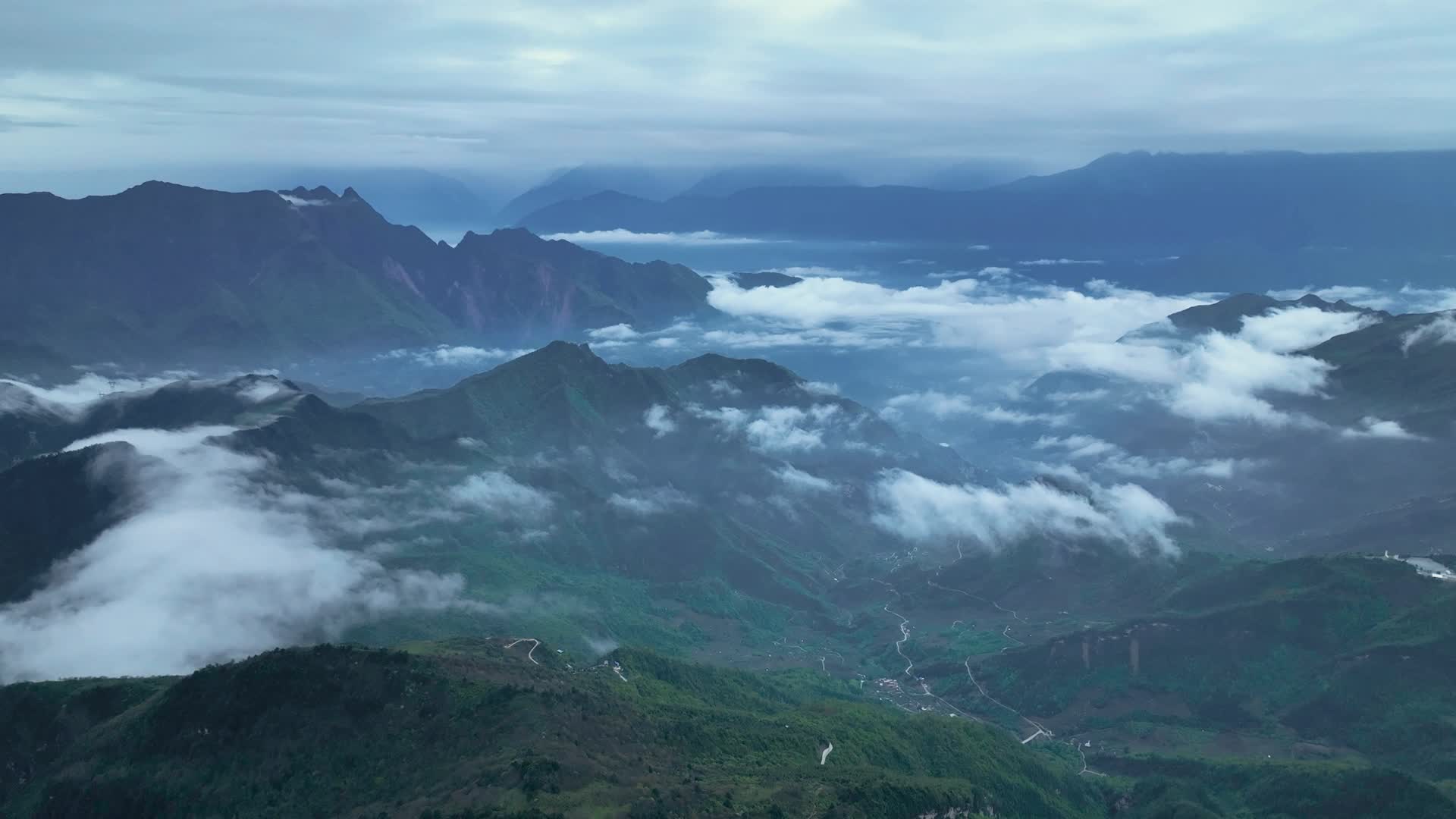 4K航拍四川省雅安市牛背山云海风光视频的预览图