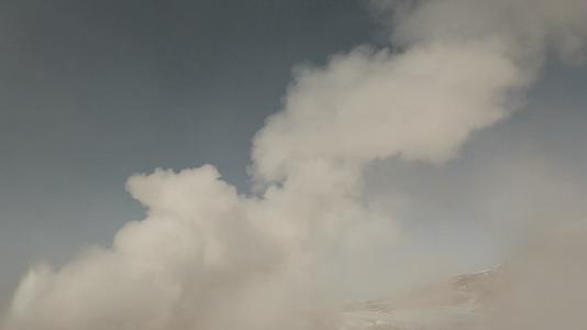 C玛旁雍错温泉水雾4K实拍视频的预览图