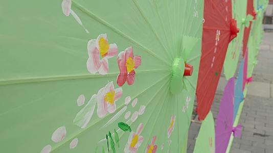 碑林公园绢纱伞视频的预览图