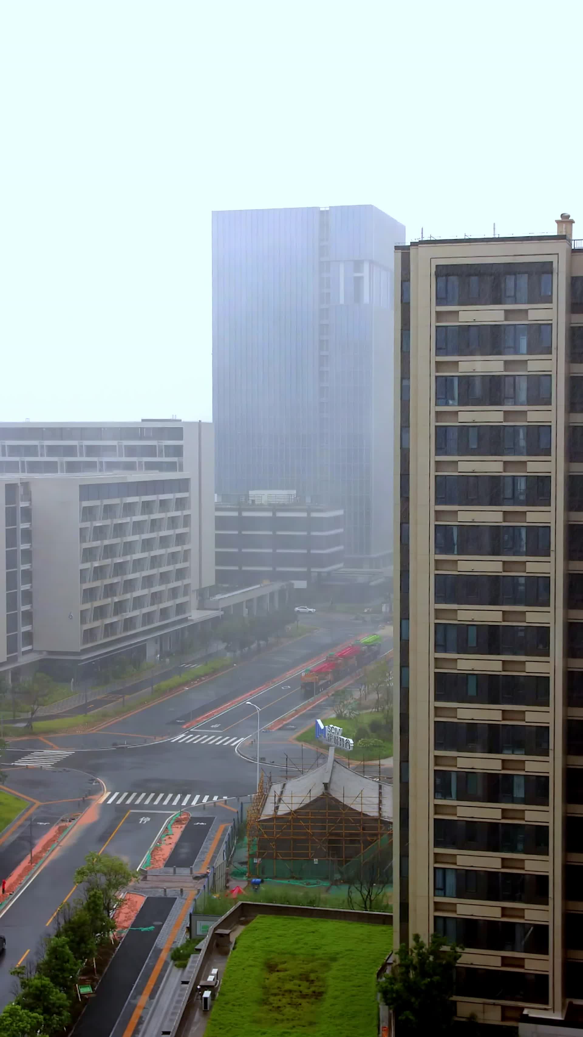 城市风雨延时摄影视频的预览图
