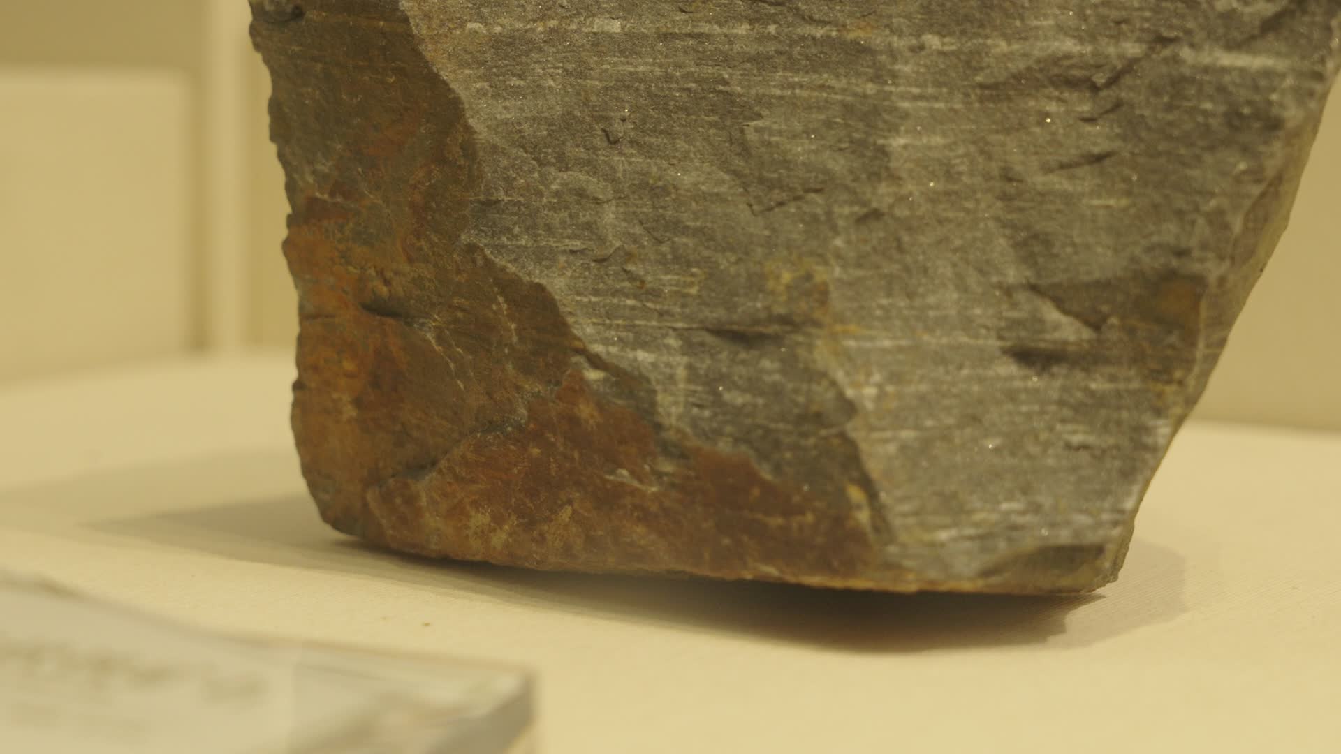 古生物博物馆铁矿石视频的预览图