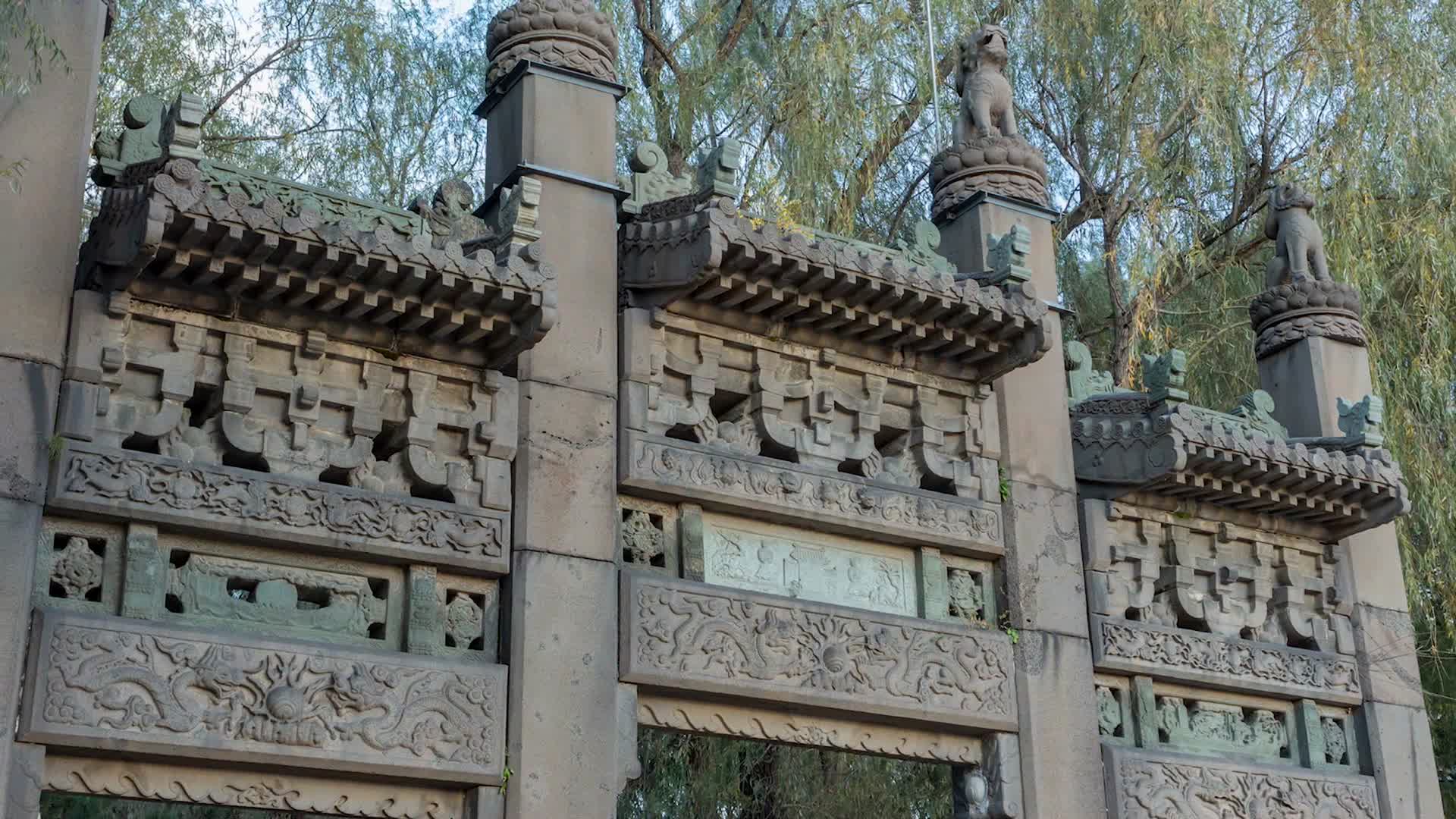 东陵福陵石牌坊黄昏延时摄影视频的预览图
