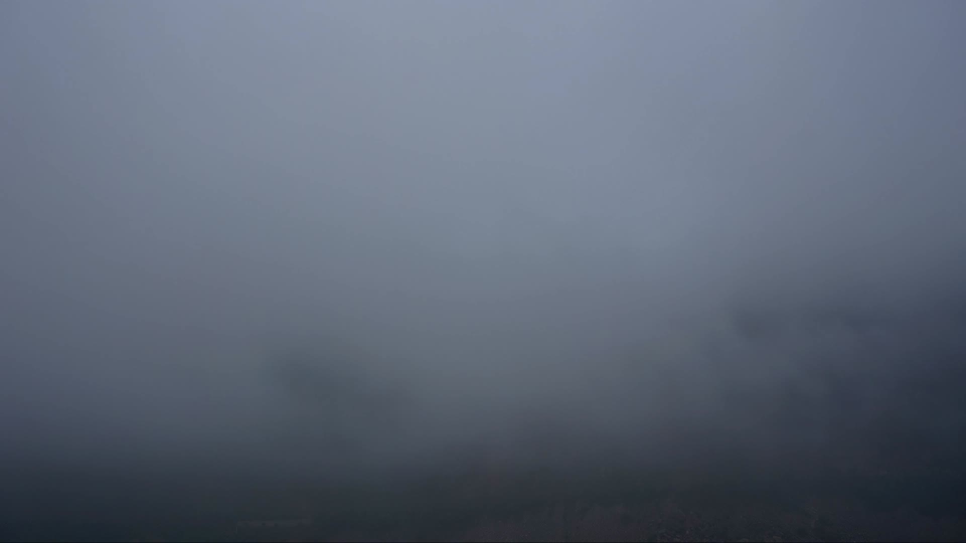 山间迷雾4k视频的预览图
