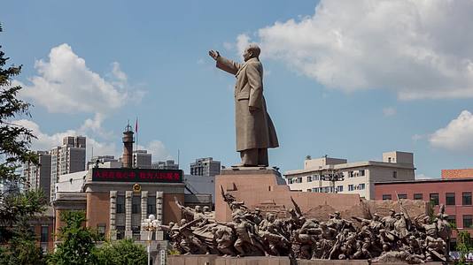 中山广场雕像左侧远视频的预览图