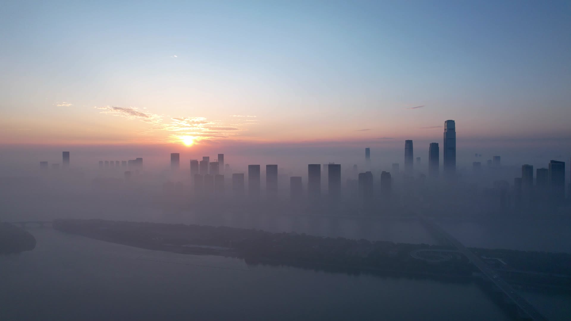 4K湖南长沙城市宣传片晨雾日出视频的预览图