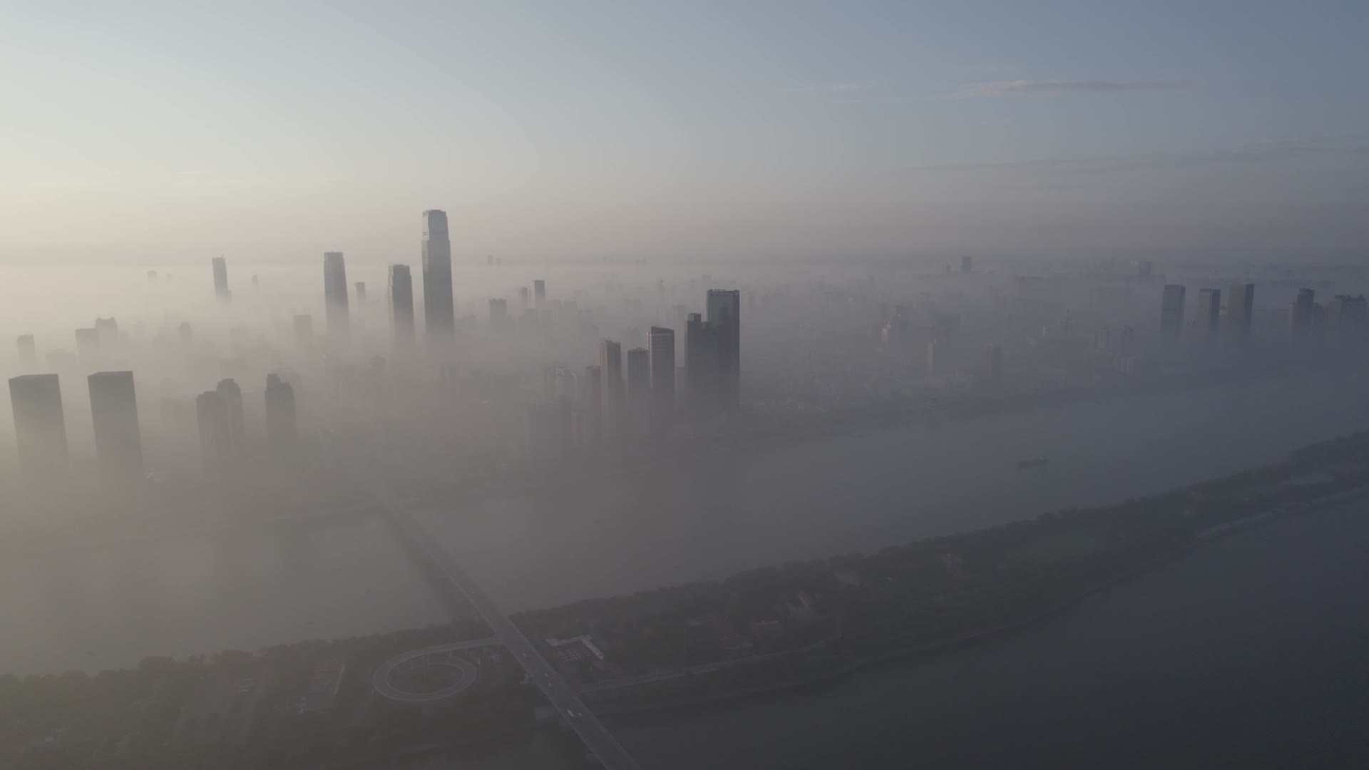 4K长沙城市宣传片平流雾云海视频的预览图
