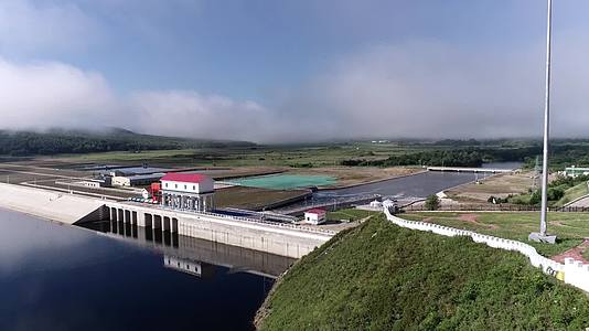 航拍中国内蒙古扎敦水利枢纽水电站视频的预览图