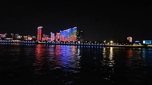 武汉长江夜景长江武汉段夜景实拍视频的预览图