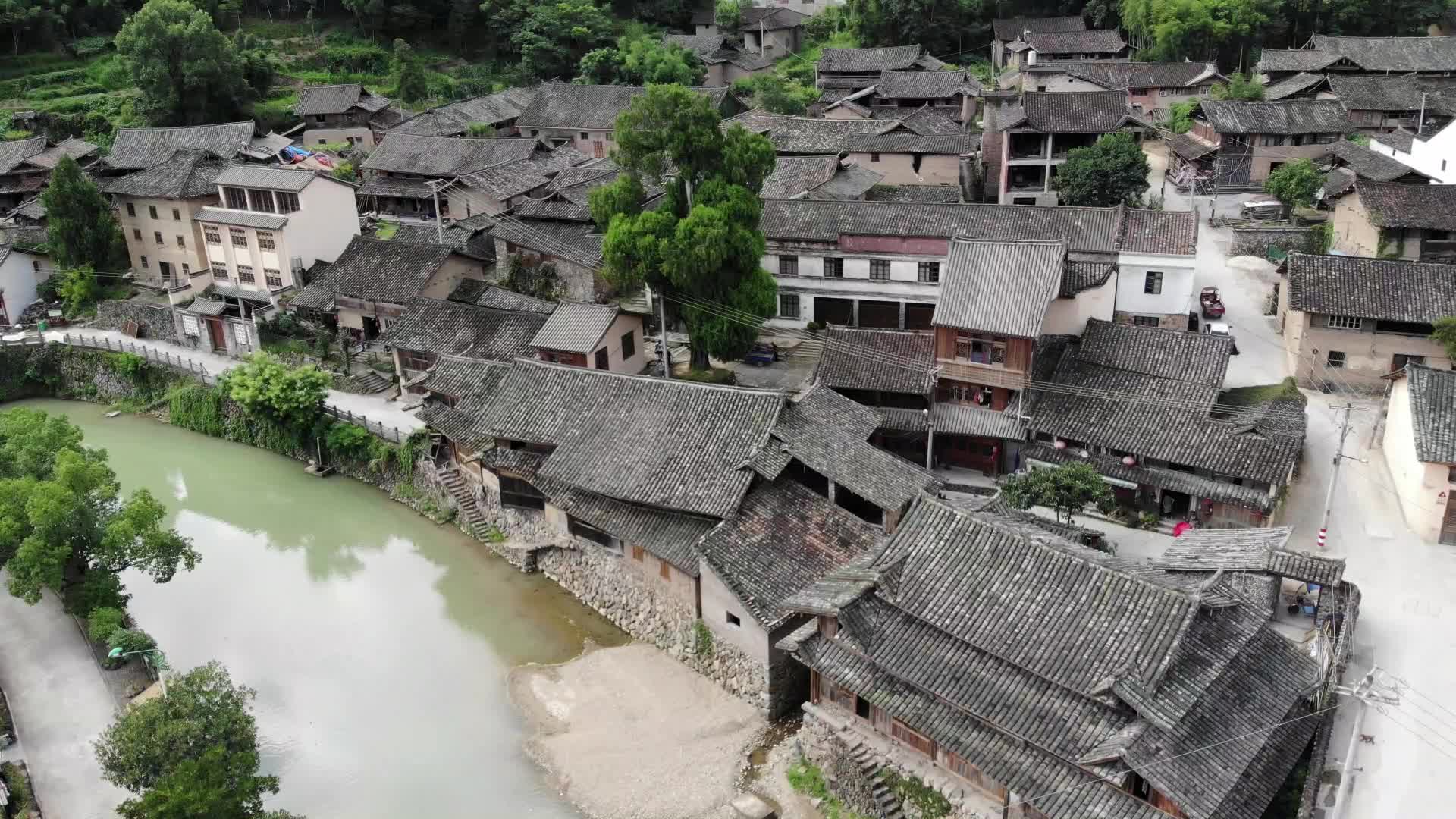 4K浙江温州泰顺县村庄木建筑特写视频的预览图