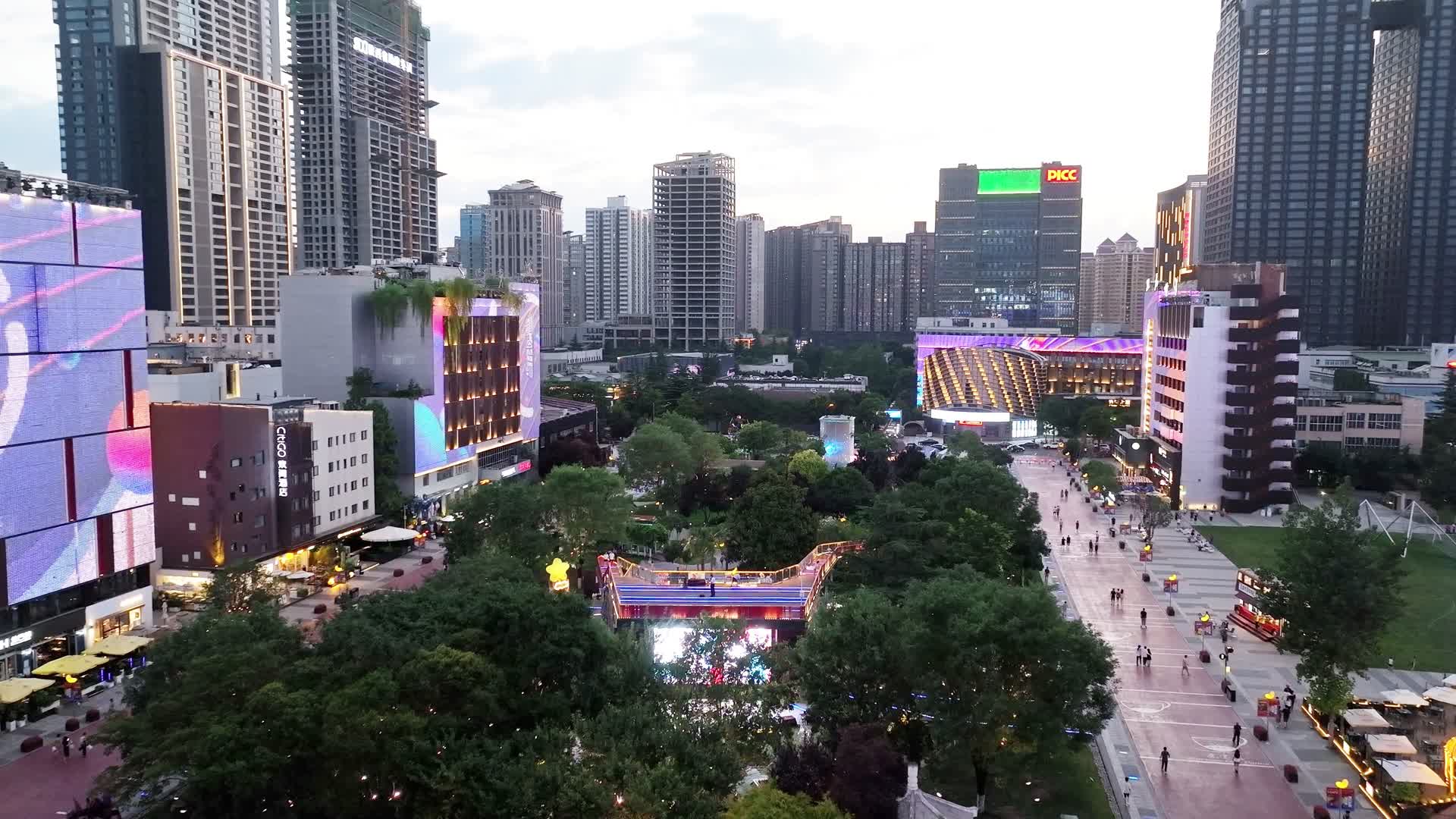 航拍陕西西安高新区咖啡街区夜景视频的预览图