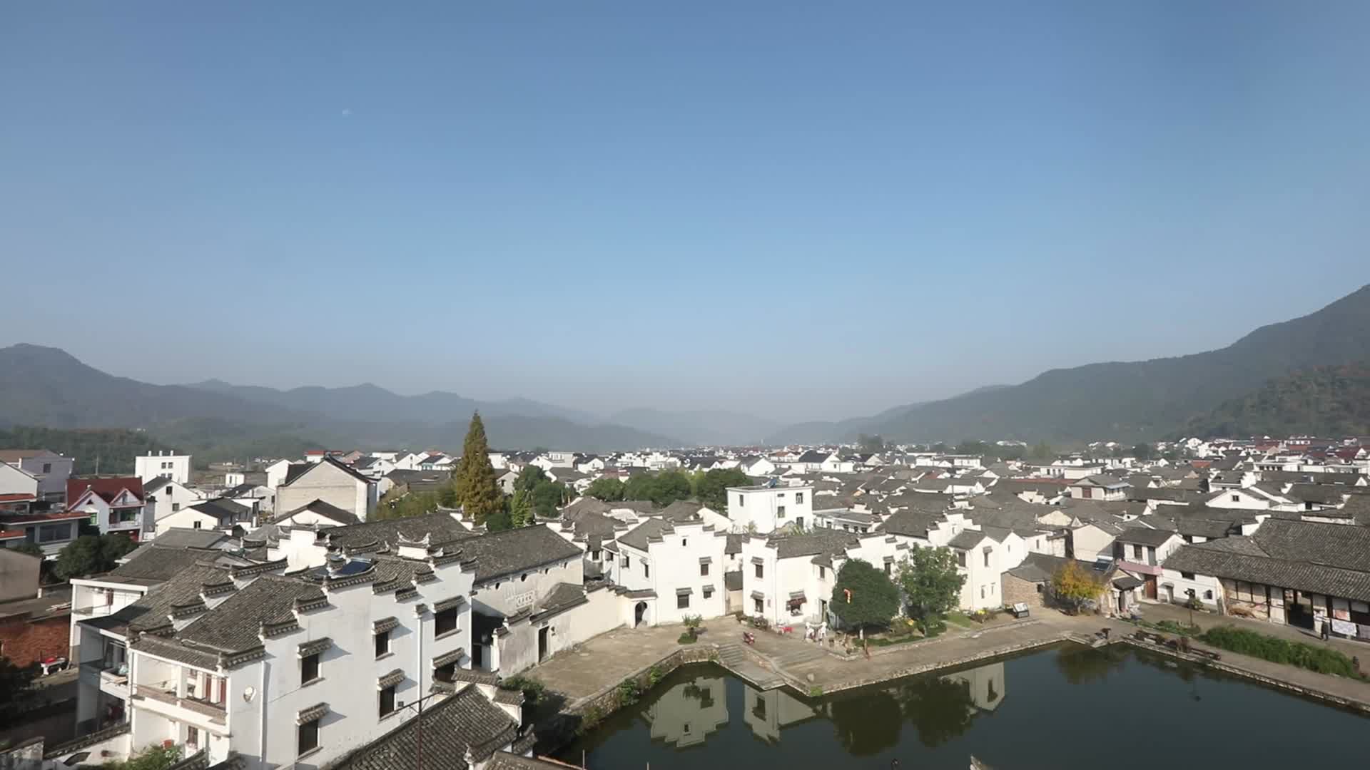 J浙江杭州龙门古镇全貌4K实拍视频1视频的预览图